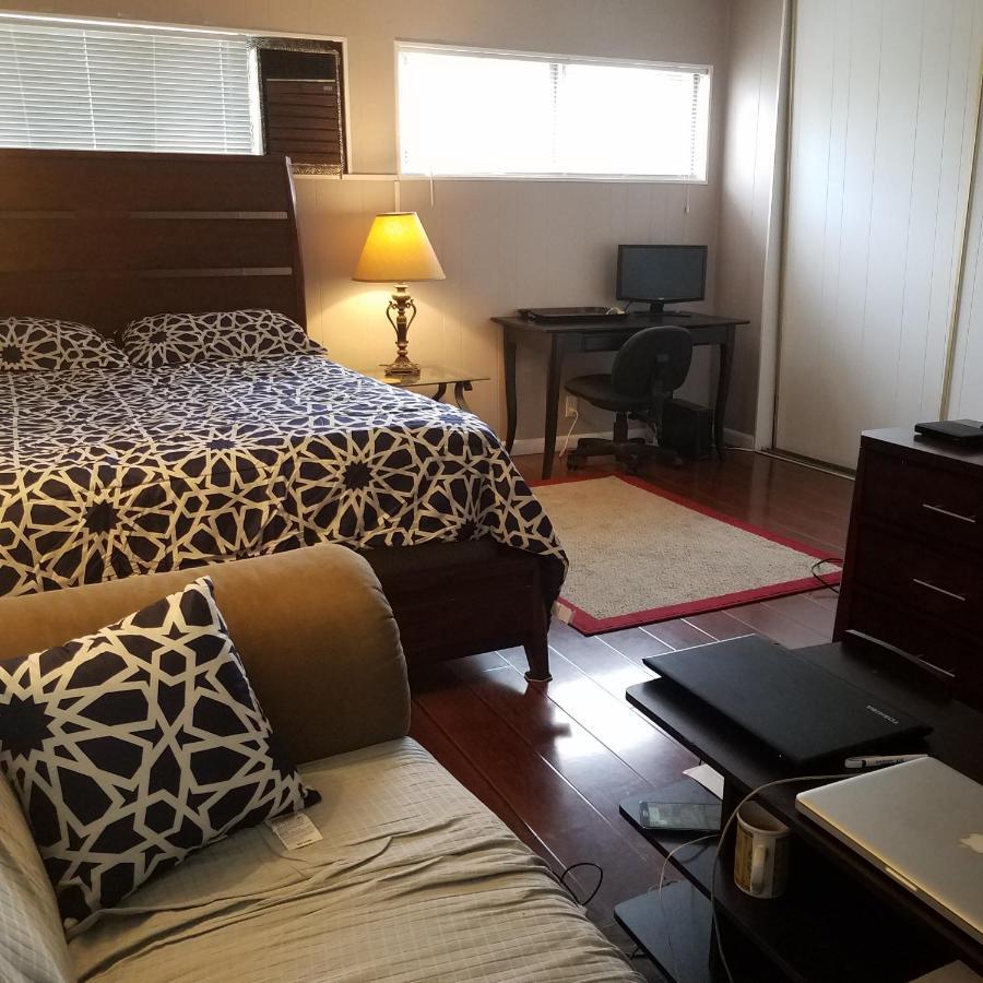 Woodland Hills Best Priced Room ロサンゼルス エクステリア 写真